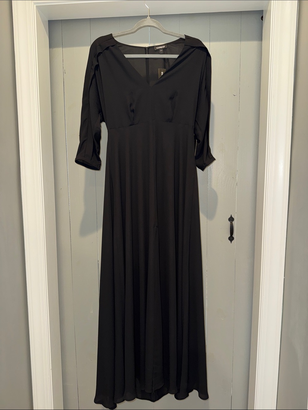 Express Black Long Sleeve V-Neck Maxi Dress
